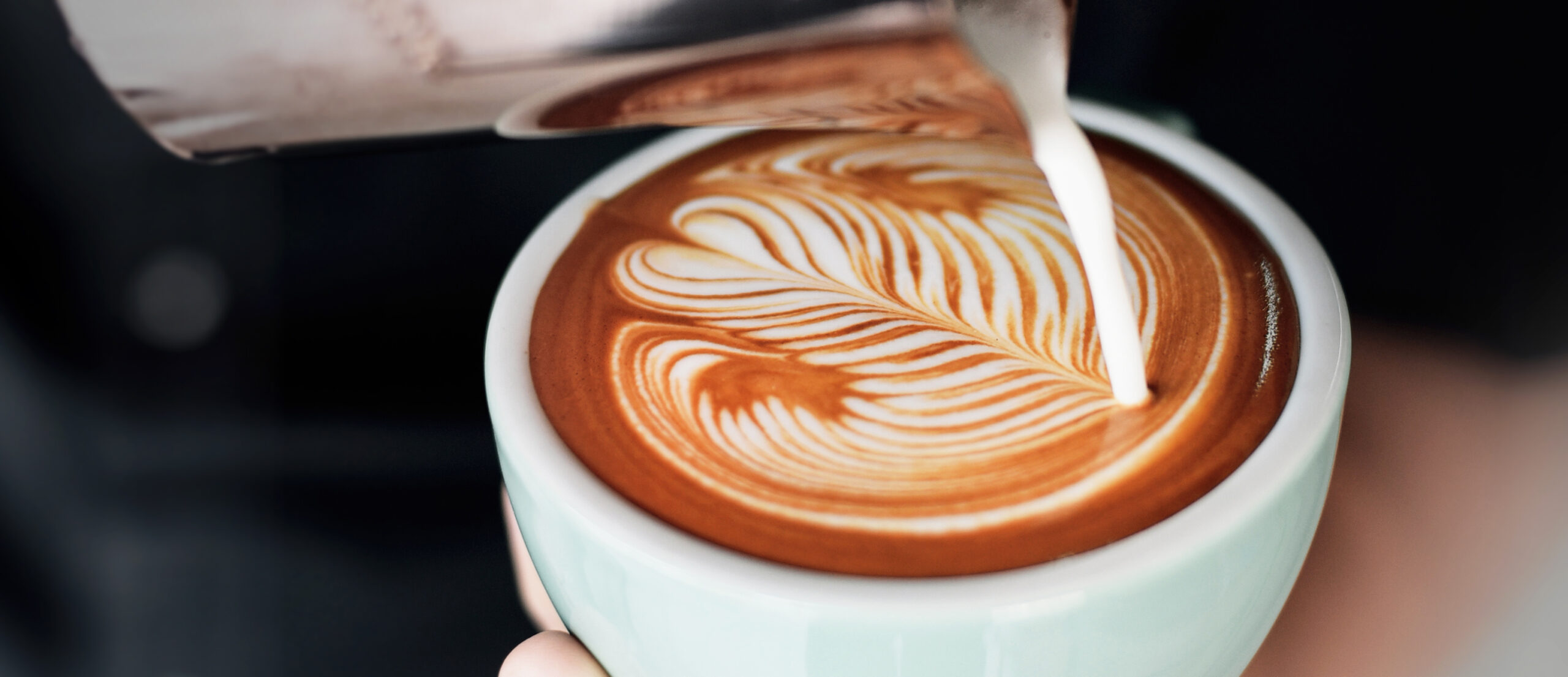 basic-latte-art-the-food-school